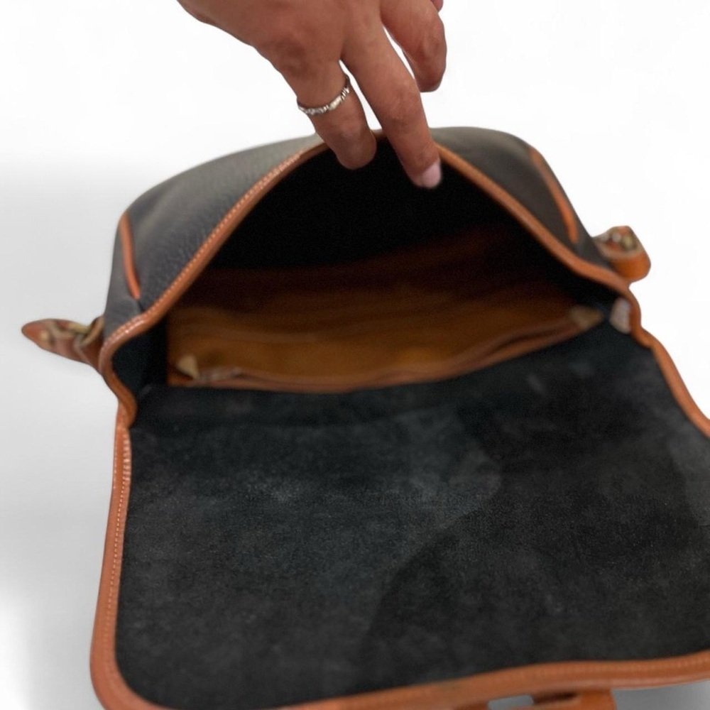 Dooney & Bourke - Picture 8 of 9